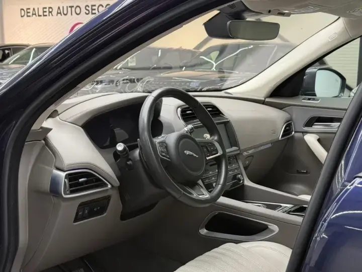 Jaguar F-Pace 30t AWD Prestige