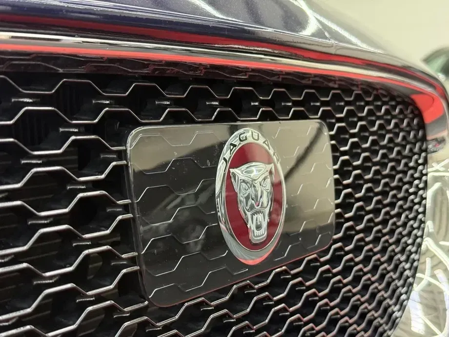 Jaguar F-Pace 30t AWD Prestige — imagine 4