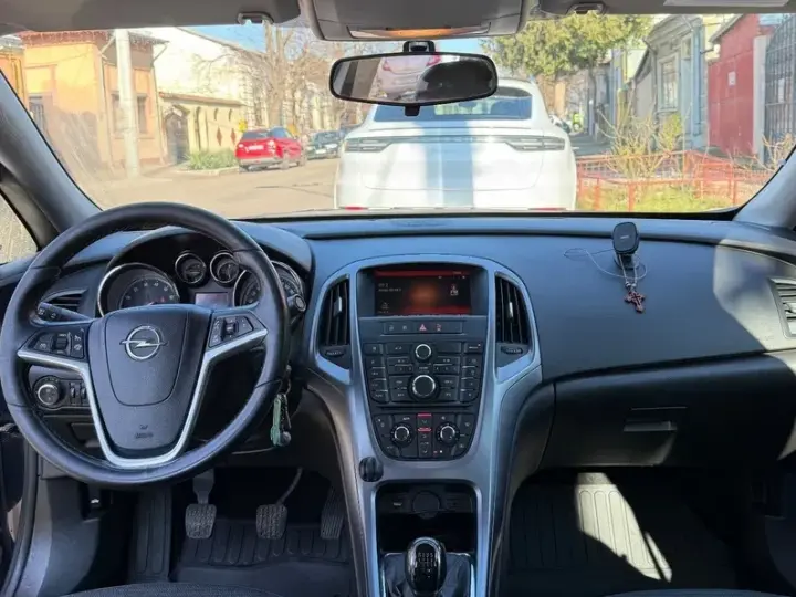 Opel Astra J 1.4 Turbo ECOTEC Start/Stop Enjoy