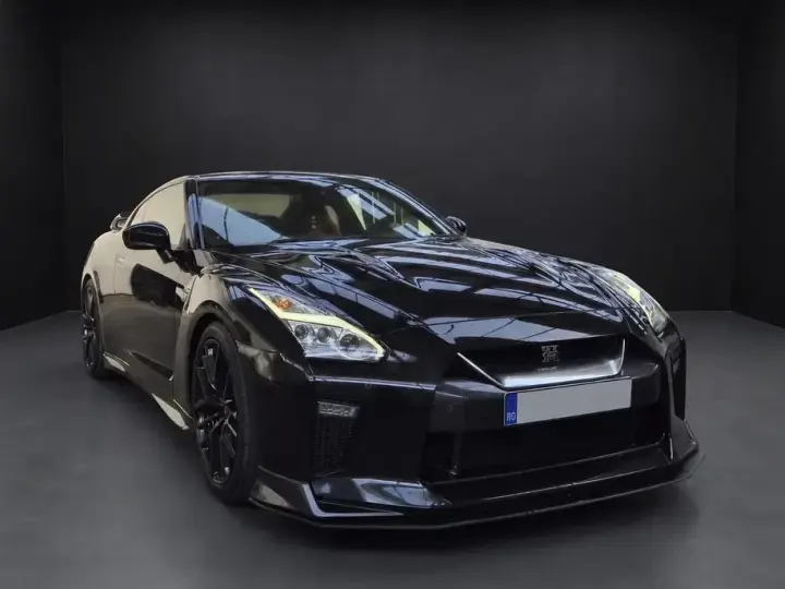 Nissan GT-R