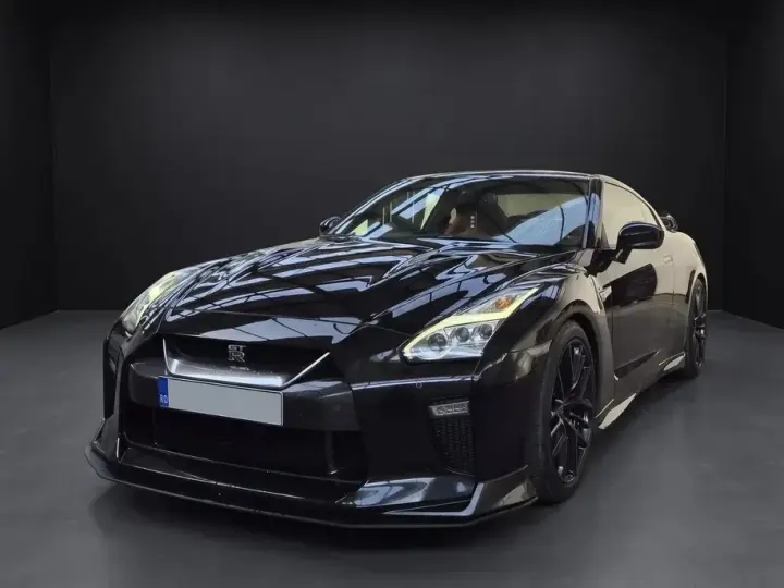 Nissan GT-R