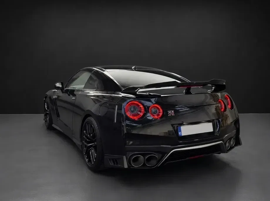 Nissan GT-R — imagine 4