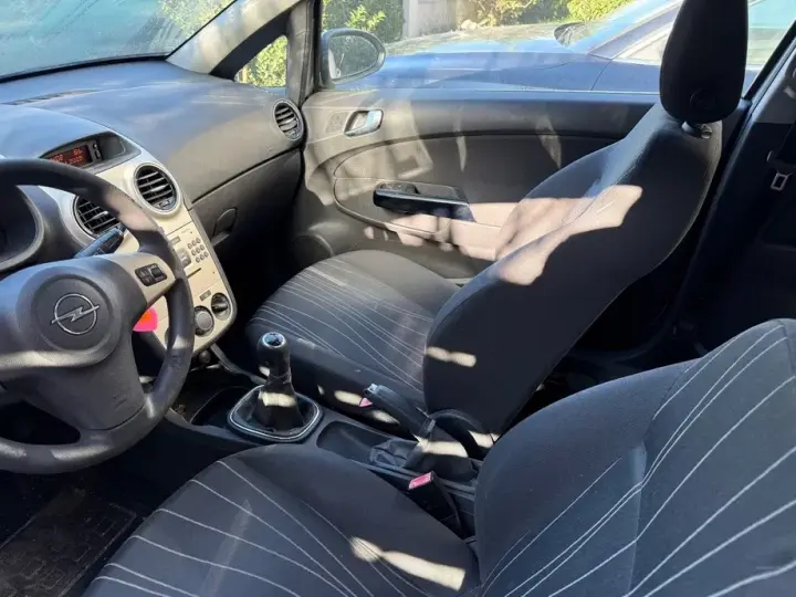 Opel Corsa 1.2 16V Enjoy