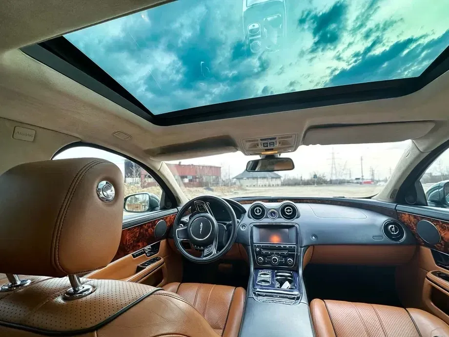 Jaguar XJ 3.0 V6 Luxury Aut SWB — imagine 4