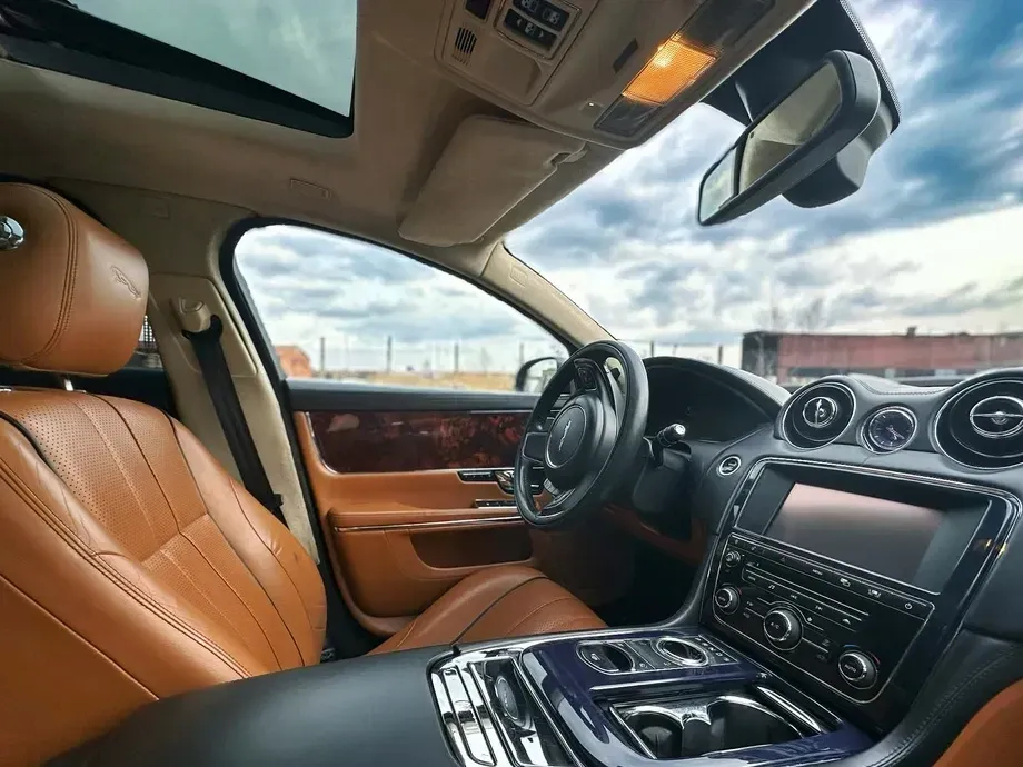 Jaguar XJ 3.0 V6 Luxury Aut SWB — imagine 5