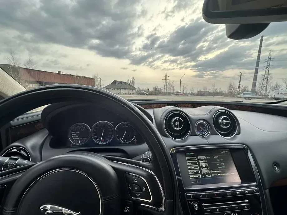 Jaguar XJ 3.0 V6 Luxury Aut SWB — imagine 6
