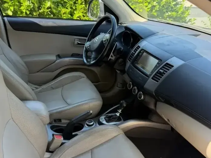 Citroën C-Crosser 2.2 HDI Exclusive