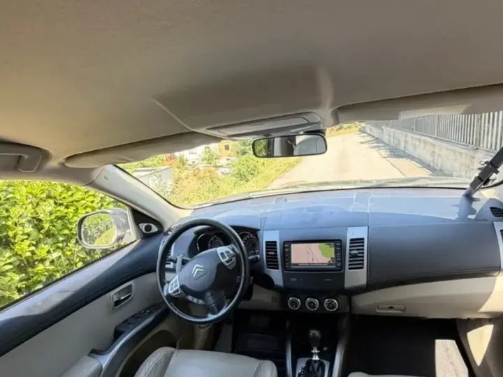 Citroën C-Crosser 2.2 HDI Exclusive