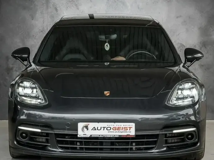 Porsche Panamera 4 E-Hybrid