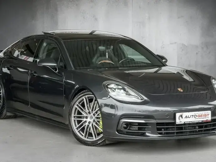 Porsche Panamera 4 E-Hybrid