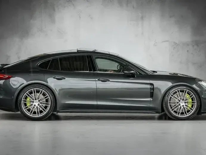 Porsche Panamera 4 E-Hybrid
