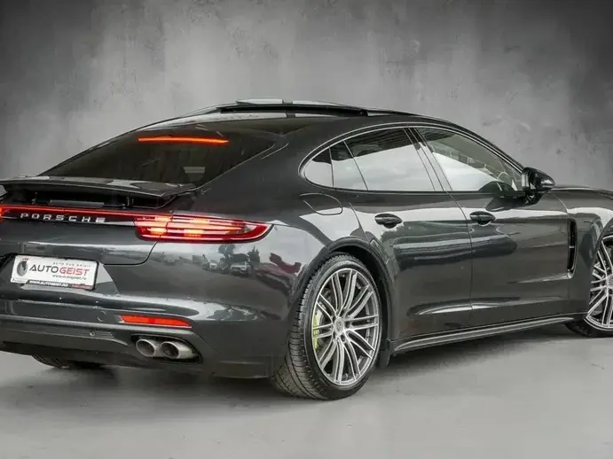 Porsche Panamera 4 E-Hybrid