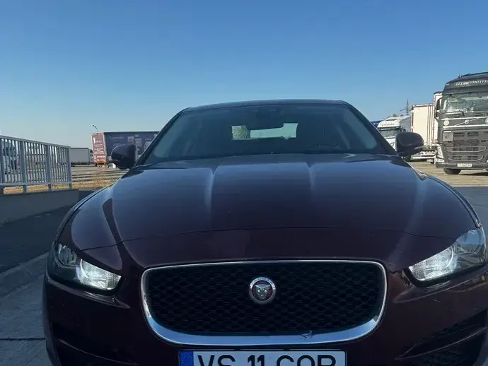 Jaguar XE 2.0 Portfolio