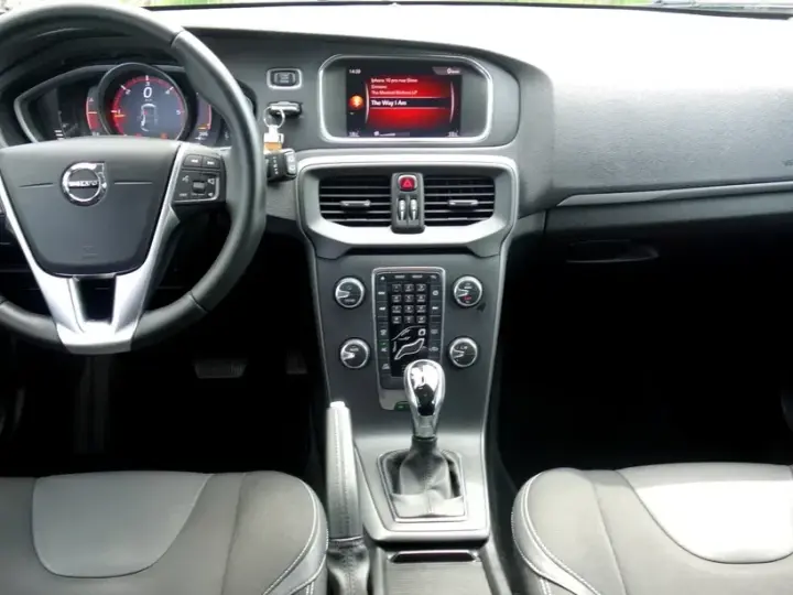 Volvo V40 II D2 Aut. Basic