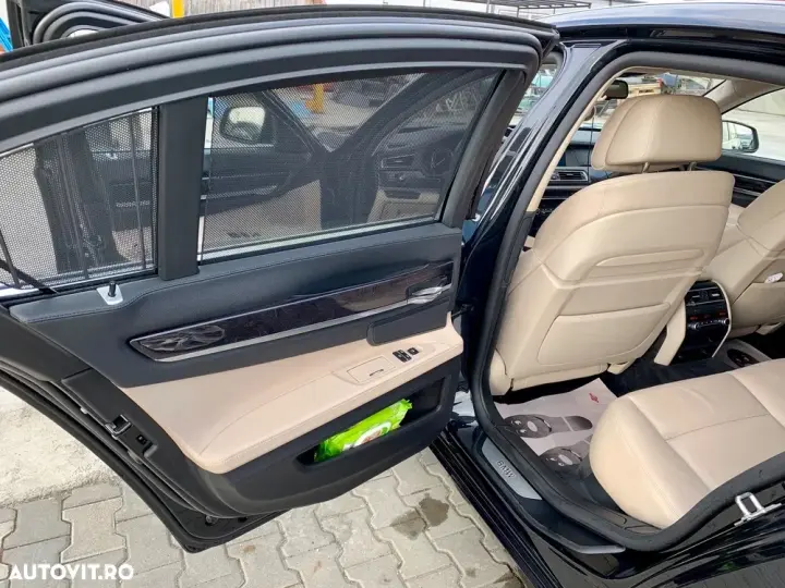 BMW Seria 7 F01/F02 [2008 - 2015] 740d xDrive Aut.