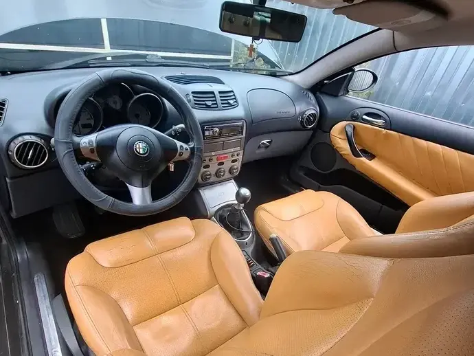 Alfa Romeo GT 1.9 JTD M-Jet Collezione