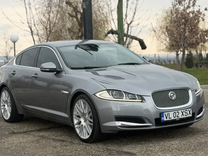 Jaguar XF