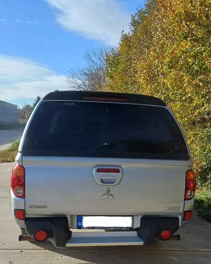 Mitsubishi L200 Pick Up 4x4 Invite Double Cab — imagine 3