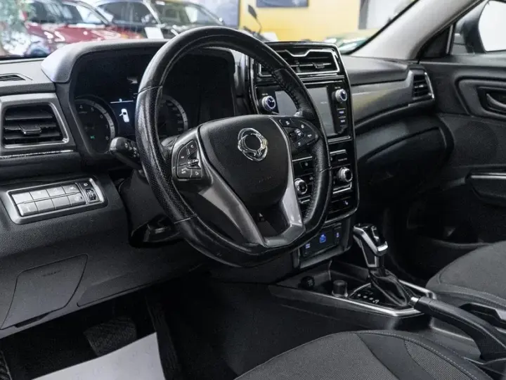 SsangYong Tivoli 1.5 T-GDi 2WD Automatik Sapphire
