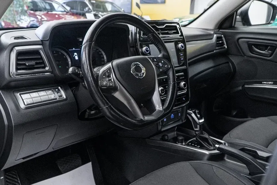 SsangYong Tivoli 1.5 T-GDi 2WD Automatik Sapphire — imagine 6