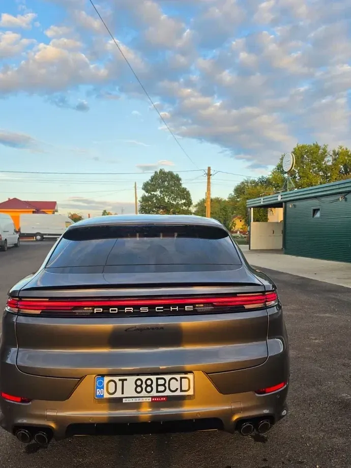 Porsche Cayenne Coupe E-Hybrid — imagine 2