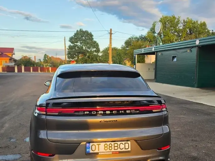 Porsche Cayenne Coupe E-Hybrid