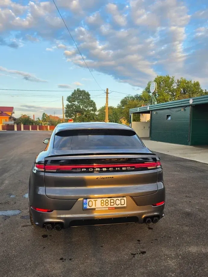 Porsche Cayenne Coupe E-Hybrid — imagine 4