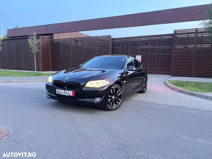 BMW Seria 5 F10/F11/F07 [2010 - 2017] 520d