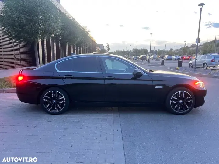 BMW Seria 5 F10/F11/F07 [2010 - 2017] 520d