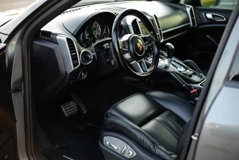 Porsche Cayenne — imagine 5