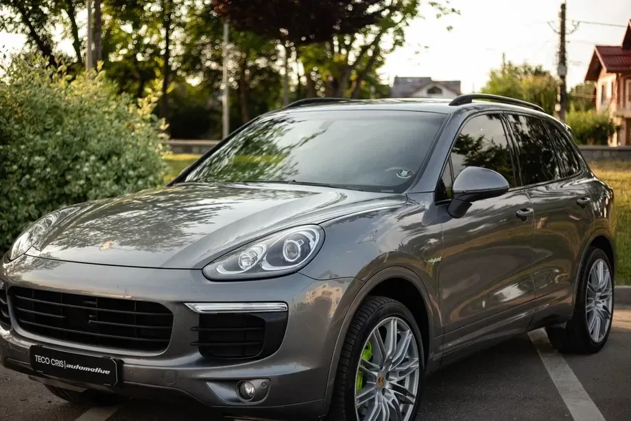 Porsche Cayenne — imagine 2