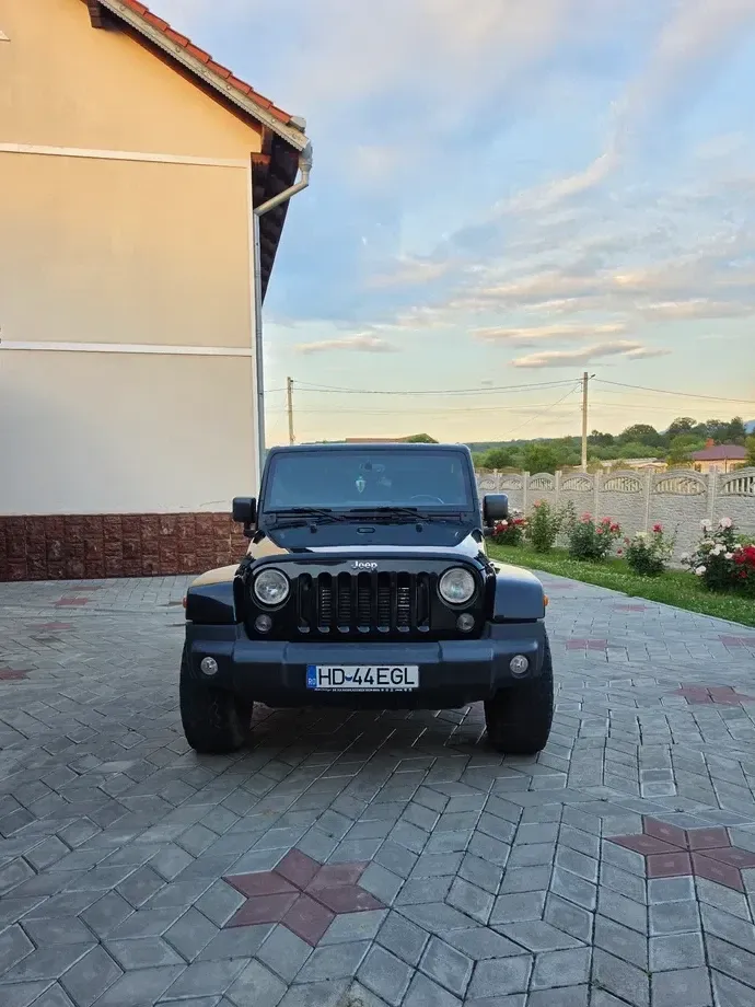 Jeep Wrangler 2.8 CRD AT Sahara — imagine 2