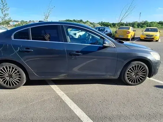 Volvo S60 II