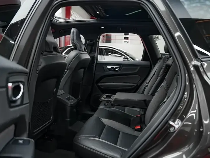 Volvo XC 60 II Recharge T6 Twin Engine eAWD R-Design Expression