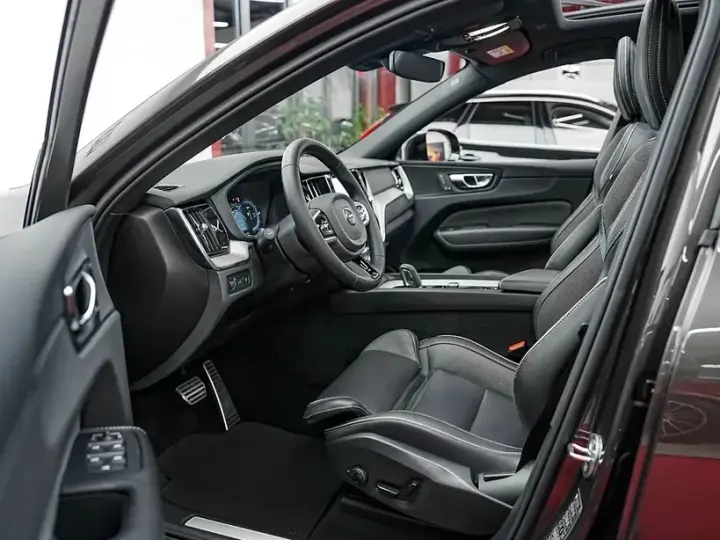Volvo XC 60 II Recharge T6 Twin Engine eAWD R-Design Expression