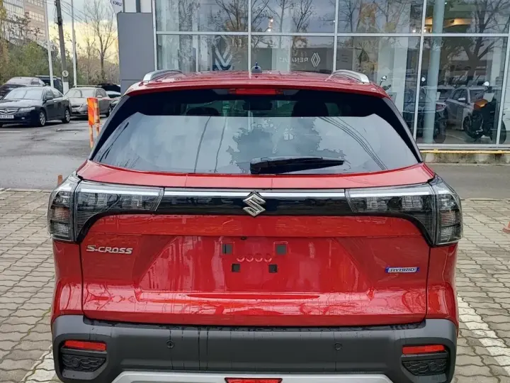 Suzuki S-Cross