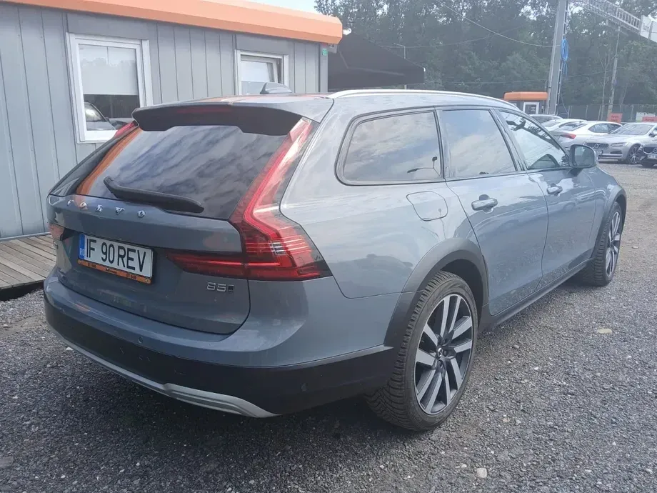 Volvo V90 T5 Momentum — imagine 3