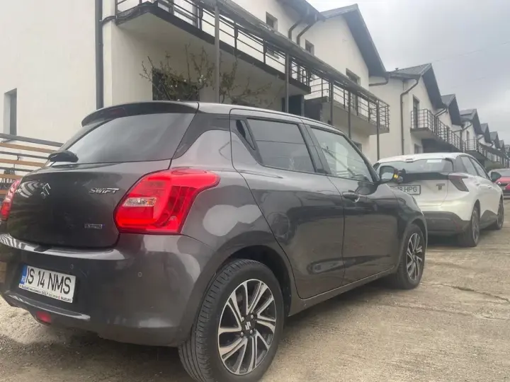 Suzuki Swift VI 1.2 Dualjet 12V MHEV Spirit