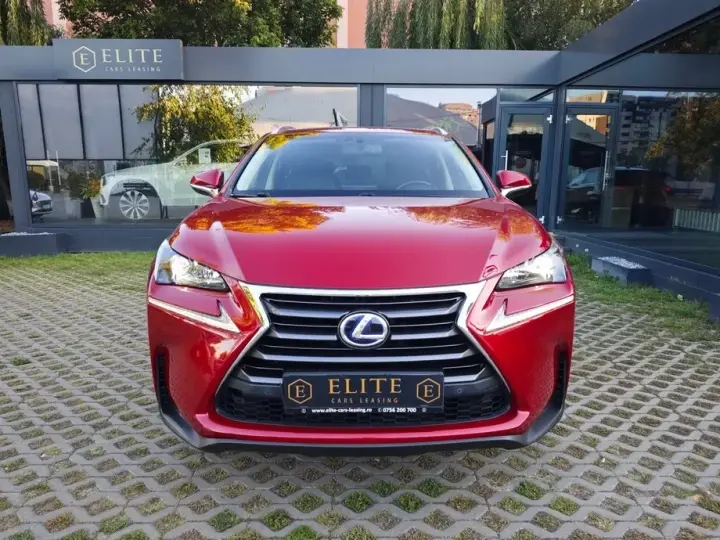 Lexus NX I 300h E-FOUR