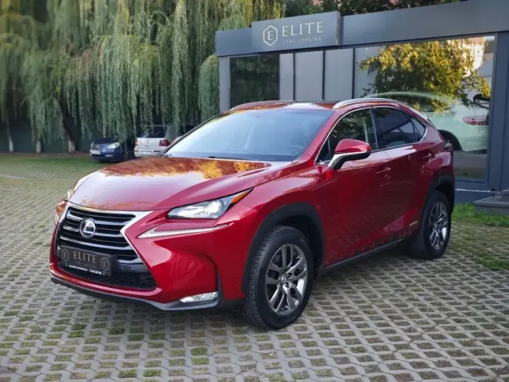 Lexus NX I 300h E-FOUR
