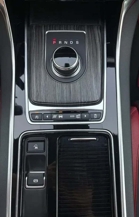 Jaguar XF S AWD — imagine 5