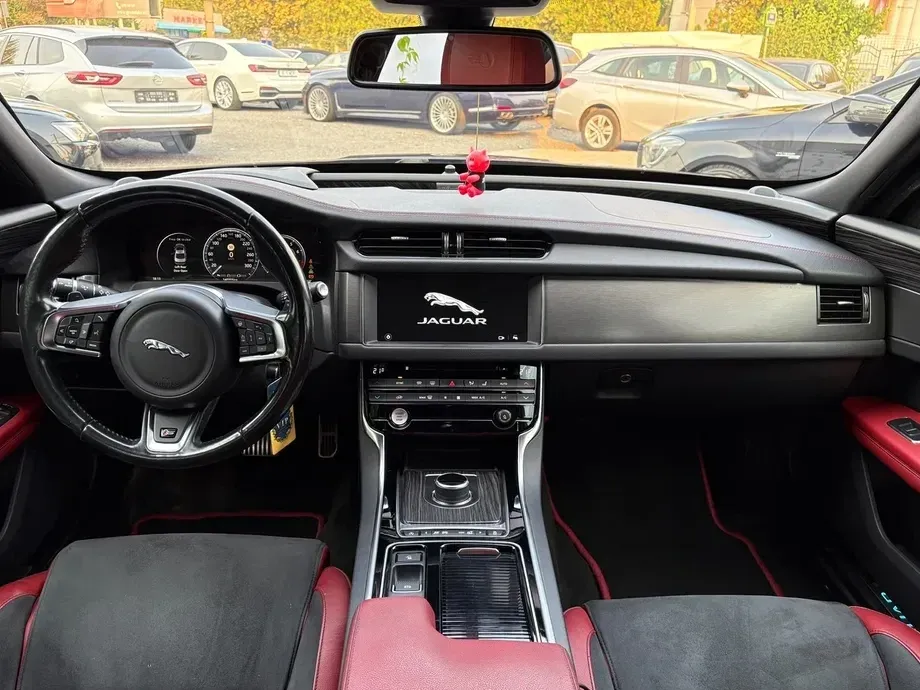 Jaguar XF S AWD — imagine 4