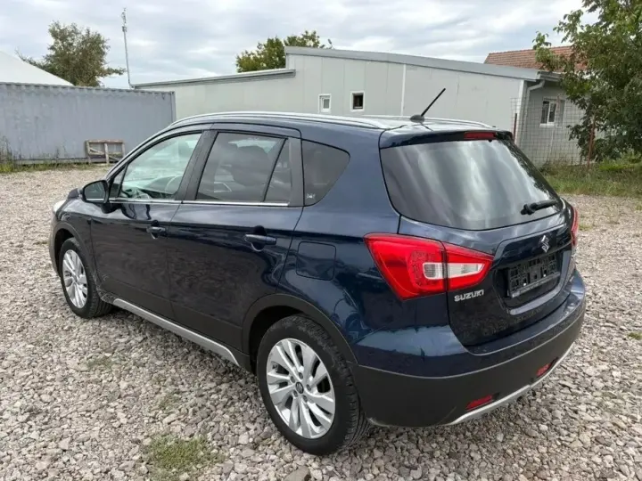 Suzuki S-Cross