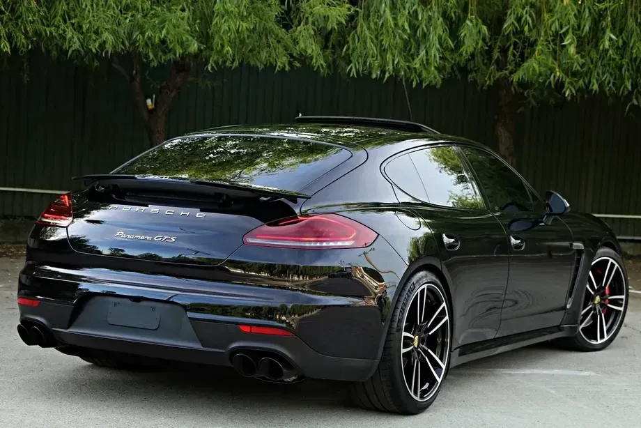 Porsche Panamera — imagine 4