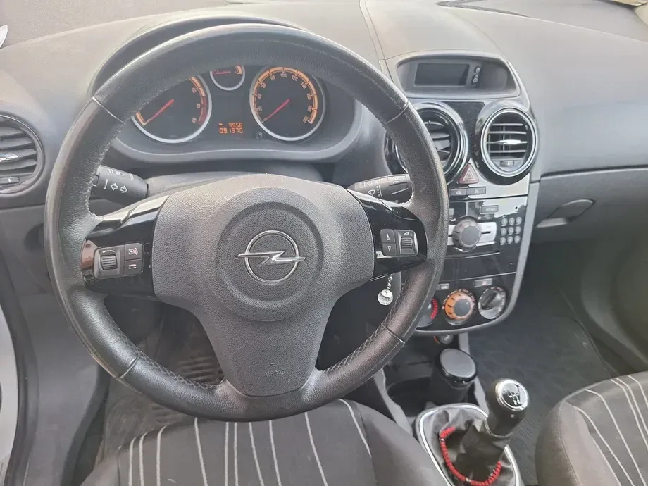 Opel Corsa D — imagine 4