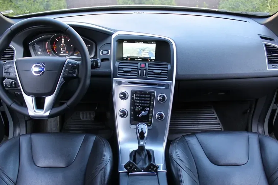Volvo XC 60 D4 Geartronic Summum — imagine 3