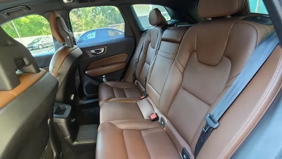 Volvo XC 60 II T8 Twin Engine AWD Inscription — imagine 6
