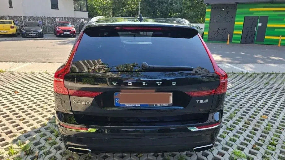 Volvo XC 60 II T8 Twin Engine AWD Inscription — imagine 4