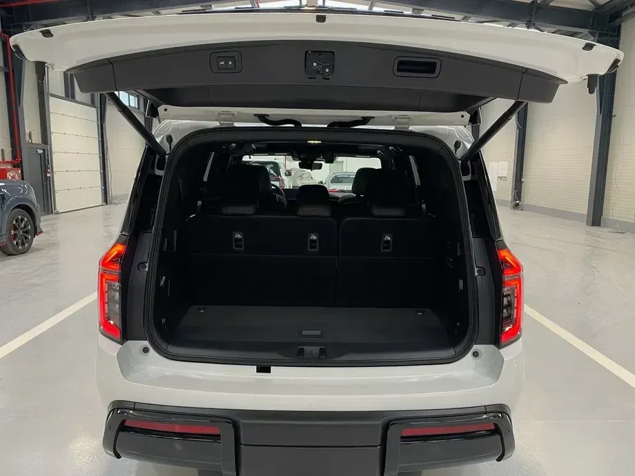 Nissan Armada — imagine 5