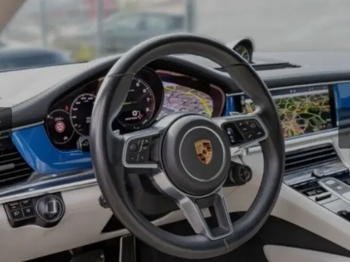 Porsche Panamera 4 E-Hybrid